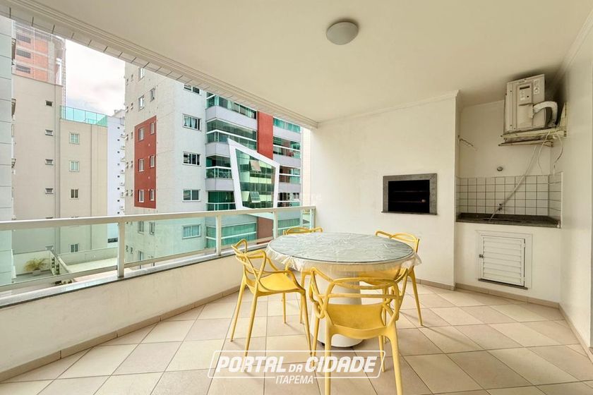 Apartamento &agrave; venda - 107m&sup2; - Meia Praia