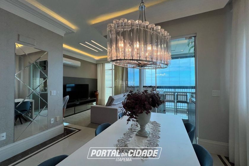 Apartamento &agrave; venda - 168m&sup2; - Meia Praia