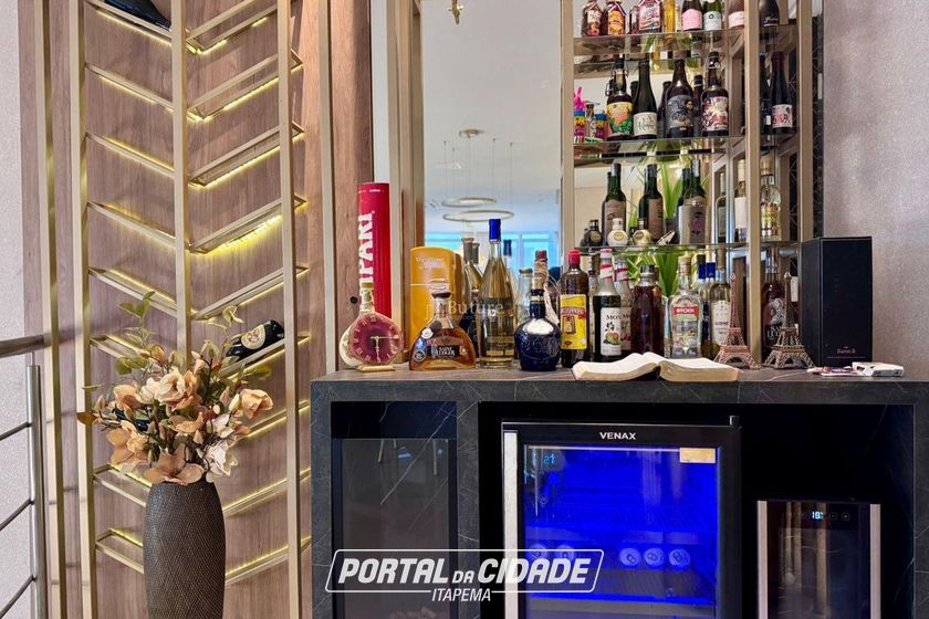 Apartamento &agrave; venda - 476m&sup2; - Meia Praia