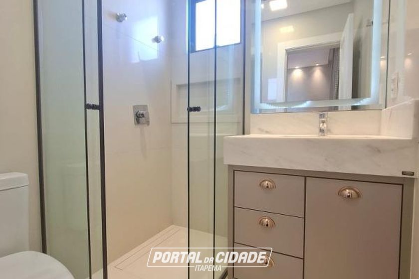 Apartamento para alugar - 127m&sup2; - Meia Praia
