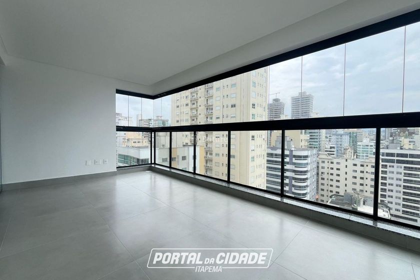 Apartamento &agrave; venda - 207m&sup2; - Meia Praia