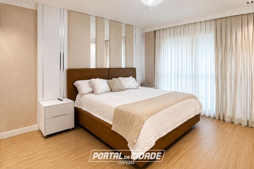 Apartamento &agrave; venda - 195m&sup2; - Meia Praia