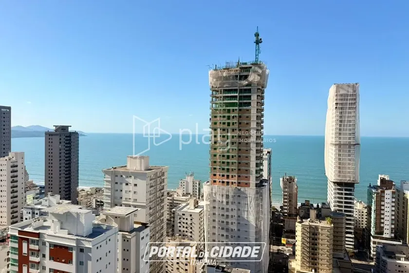 Apartamento &agrave; venda - 160m&sup2; - Meia Praia