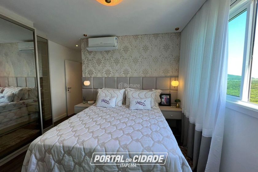 Apartamento &agrave; venda - 110m&sup2; - Meia Praia