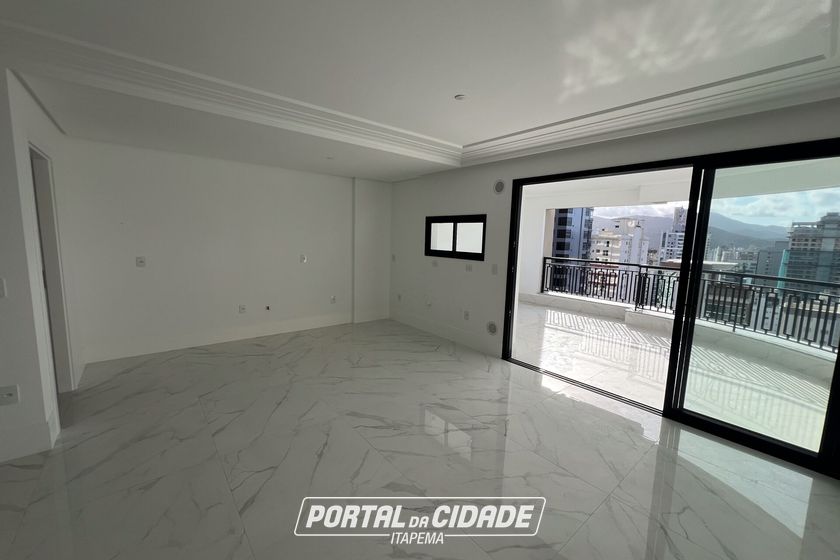 Apartamento &agrave; venda - 185m&sup2; - Meia Praia
