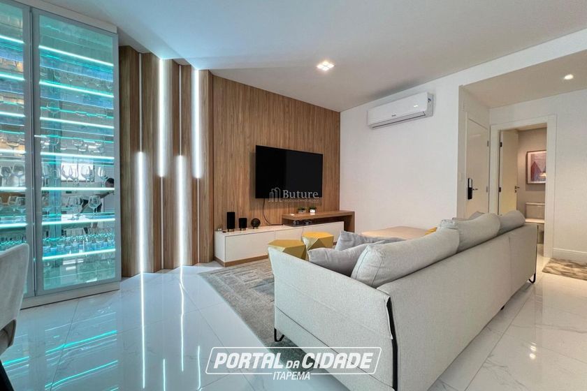 Apartamento &agrave; venda - 198m&sup2; - Meia Praia