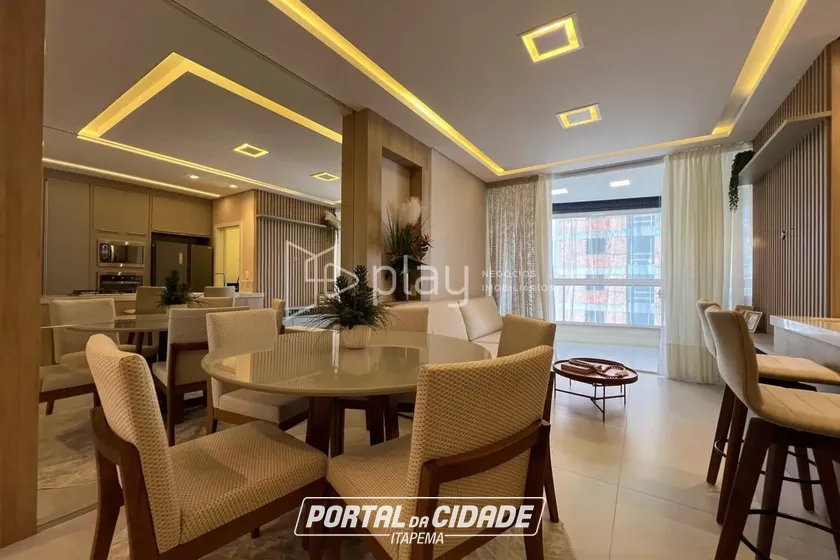 Apartamento &agrave; venda - 128m&sup2; - Meia Praia