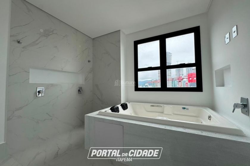 Apartamento &agrave; venda - 208m&sup2; - Centro