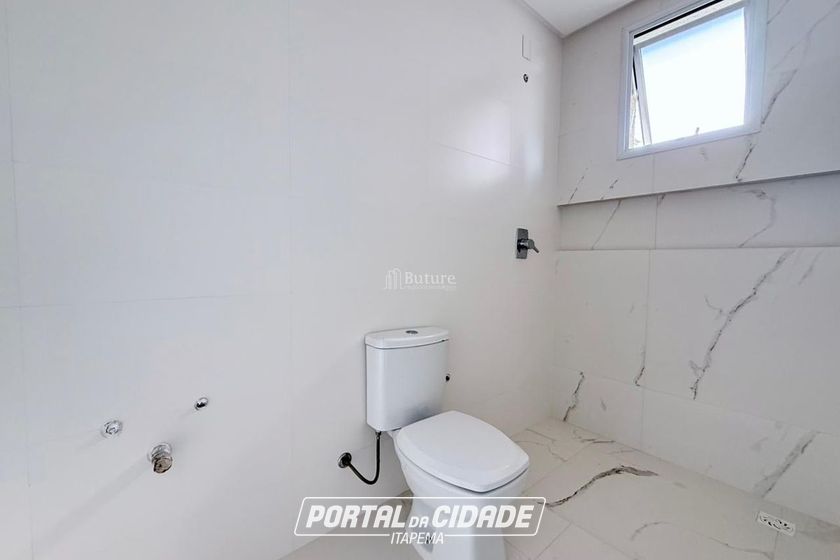 Apartamento &agrave; venda - 132m&sup2; - Meia Praia