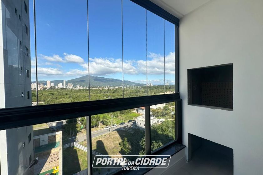 Apartamento &agrave; venda - 95m&sup2; - Meia Praia