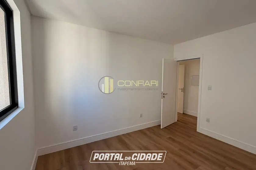 Apartamento &agrave; venda - 103m&sup2; - Meia Praia