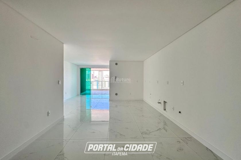 Apartamento &agrave; venda - 159m&sup2; - Meia Praia