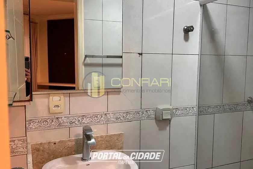 Apartamento para alugar - 98m&sup2; - meia praia