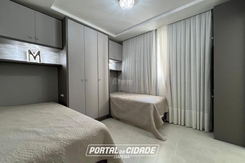 Apartamento &agrave; venda - 107m&sup2; - Meia Praia