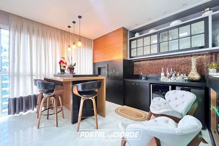 Apartamento &agrave; venda - 198m&sup2; - Meia Praia