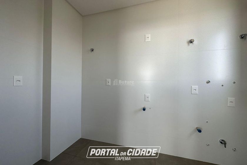 Apartamento &agrave; venda - 200m&sup2; - Meia Praia