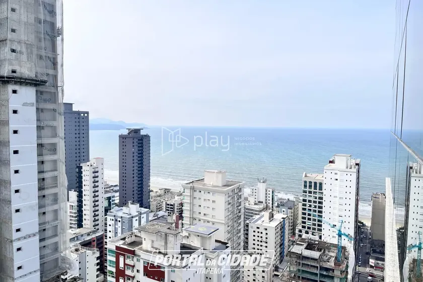 Apartamento &agrave; venda - 190m&sup2; - Meia Praia