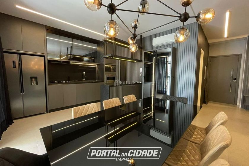 Apartamento &agrave; venda - 135m&sup2; - Meia Praia