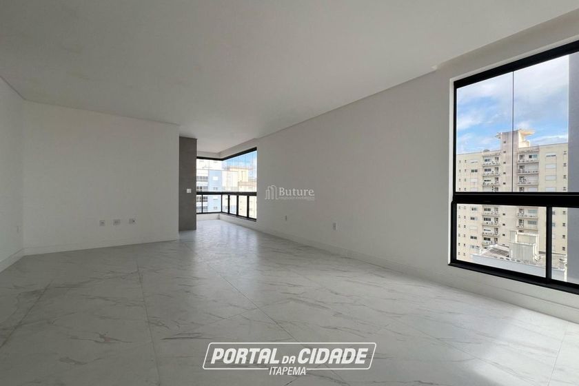 Apartamento &agrave; venda - 129m&sup2; - Meia Praia