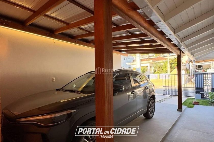 Casa &agrave; venda - 300m&sup2; - Cedro
