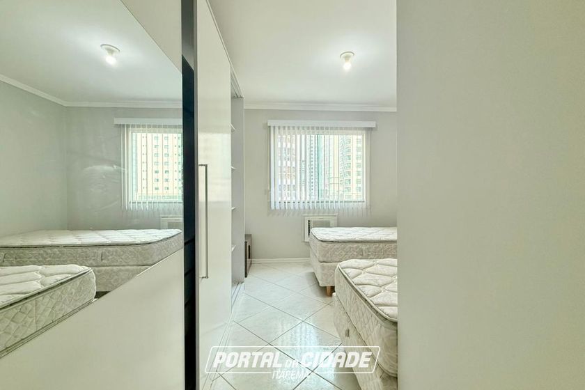 Apartamento &agrave; venda - 107m&sup2; - Meia Praia