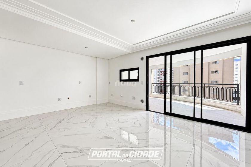 Apartamento &agrave; venda - 185m&sup2; - Meia Praia