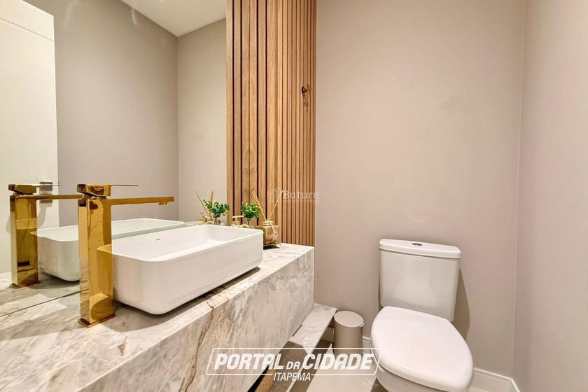 Apartamento &agrave; venda - 180m&sup2; - Meia Praia
