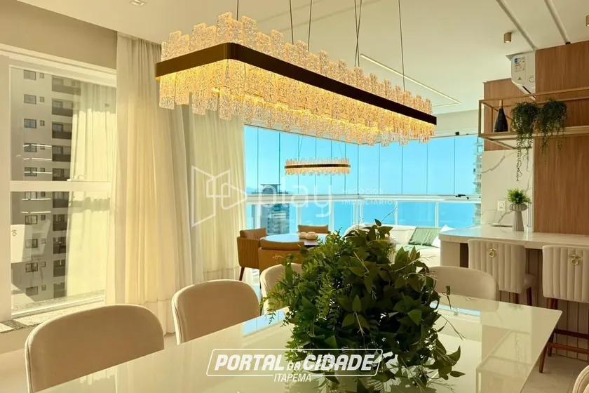 Apartamento &agrave; venda - 160m&sup2; - Meia Praia