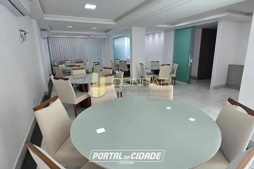 Apartamento &agrave; venda - 130m&sup2; - Meia Praia