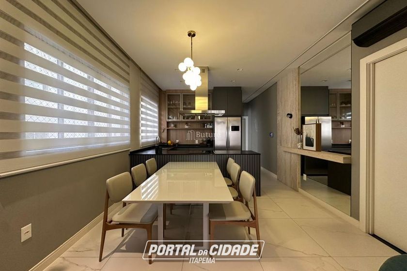 Apartamento &agrave; venda - 134m&sup2; - Meia Praia