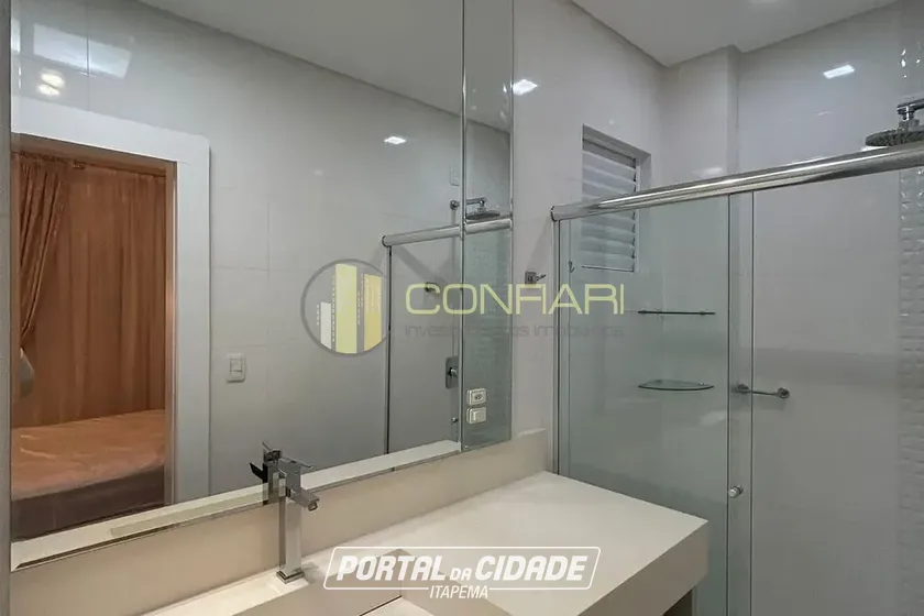 Apartamento &agrave; venda - 170m&sup2; - Meia Praia