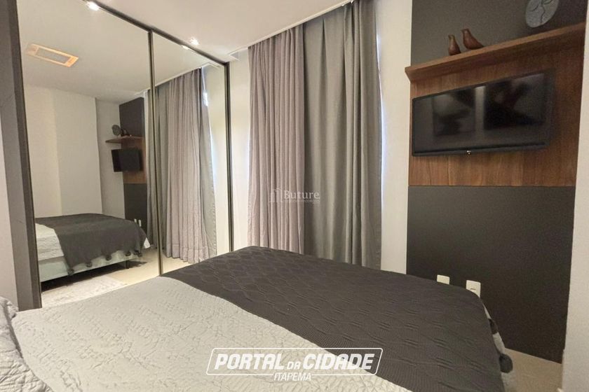 Apartamento &agrave; venda - 130m&sup2; - Meia Praia