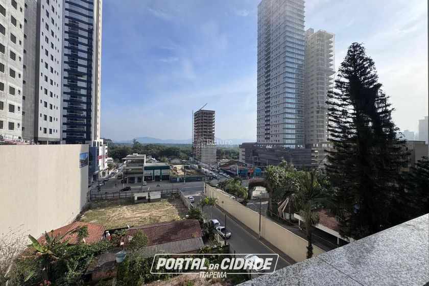 Apartamento &agrave; venda - Meia Praia