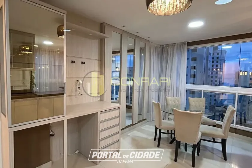 Apartamento &agrave; venda - 170m&sup2; - Meia Praia