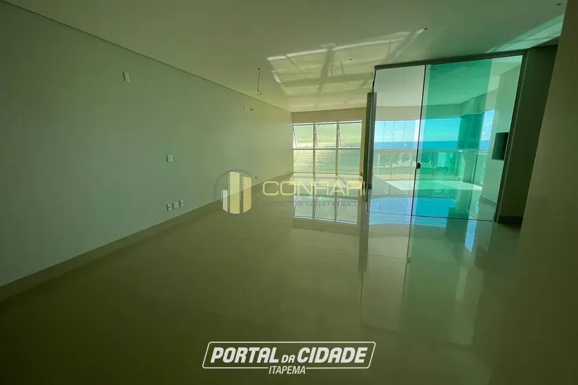 Apartamento &agrave; venda - 240m&sup2; - Meia Praia
