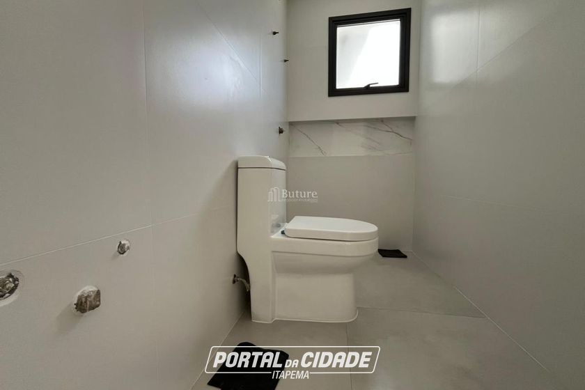 Apartamento &agrave; venda - 132m&sup2; - Meia Praia