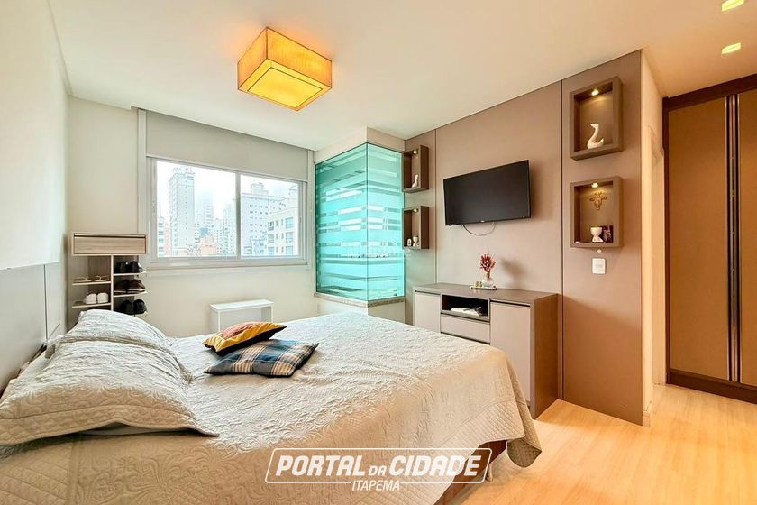 Apartamento &agrave; venda - 135m&sup2; - Meia Praia
