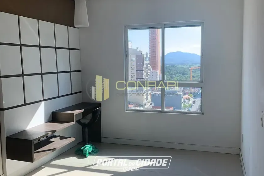 Apartamento para alugar - 150m&sup2; - Meia Praia