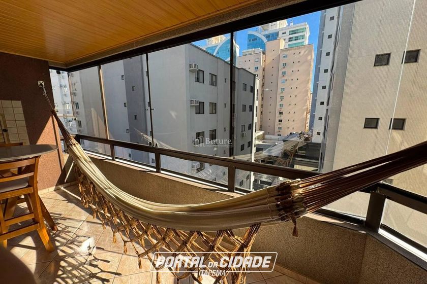 Apartamento &agrave; venda - 137m&sup2; - Meia Praia