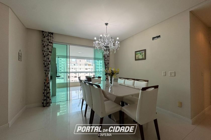 Apartamento &agrave; venda - 180m&sup2; - Meia Praia