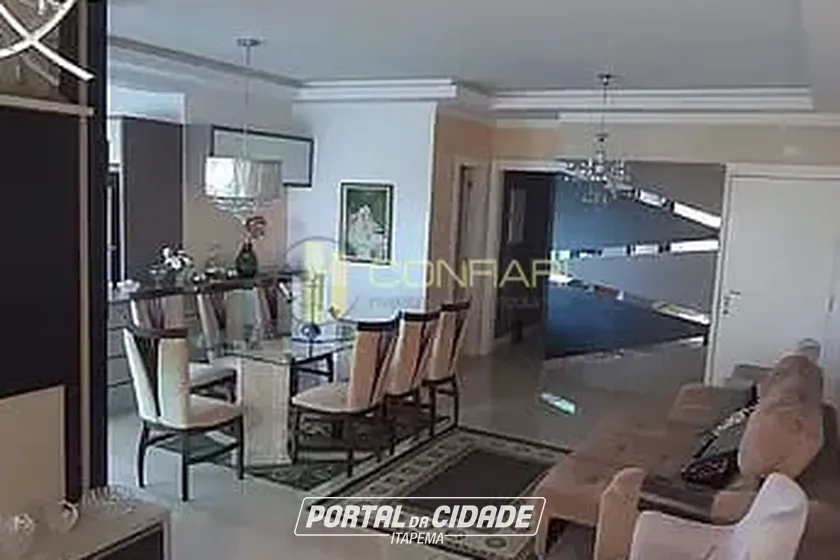 Apartamento &agrave; venda - 150m&sup2; - Meia Praia