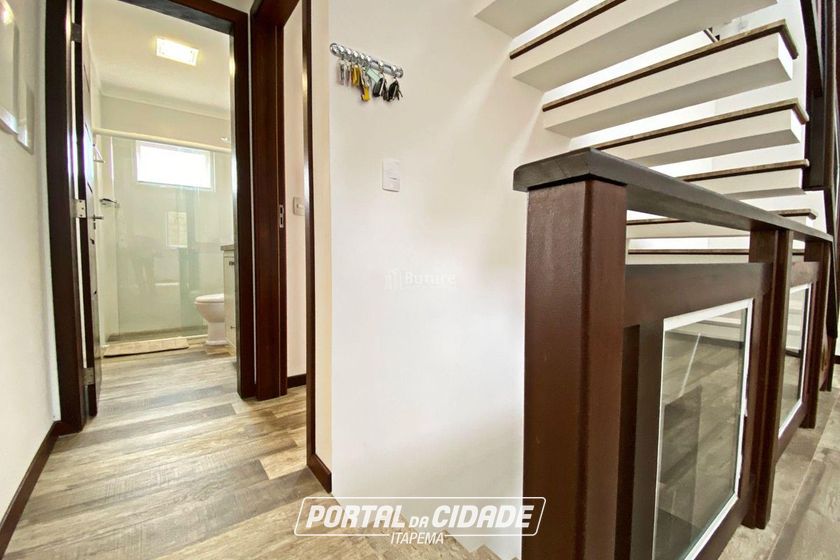 Casa &agrave; venda - 200m&sup2; - Canto da Praia