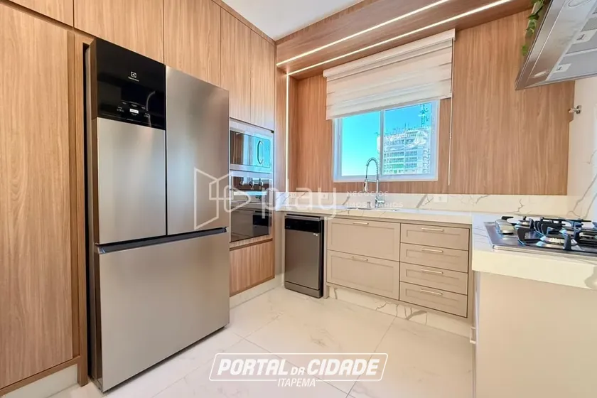 Apartamento &agrave; venda - 160m&sup2; - Meia Praia