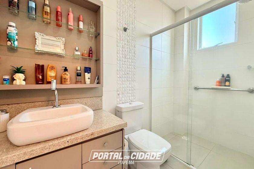 Apartamento &agrave; venda - 145m&sup2; - Meia Praia
