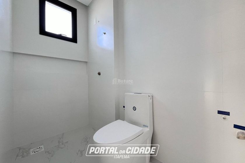 Apartamento &agrave; venda - 153m&sup2; - Meia Praia