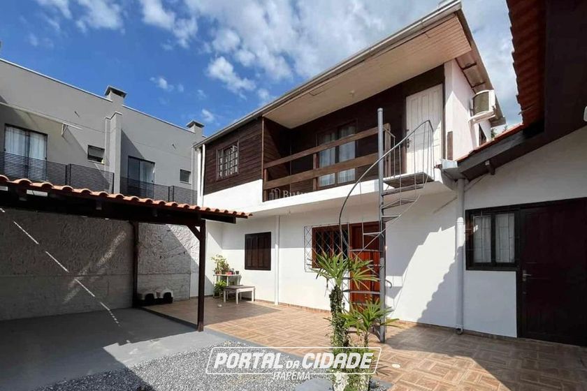 Casa &agrave; venda - 210m&sup2; - 