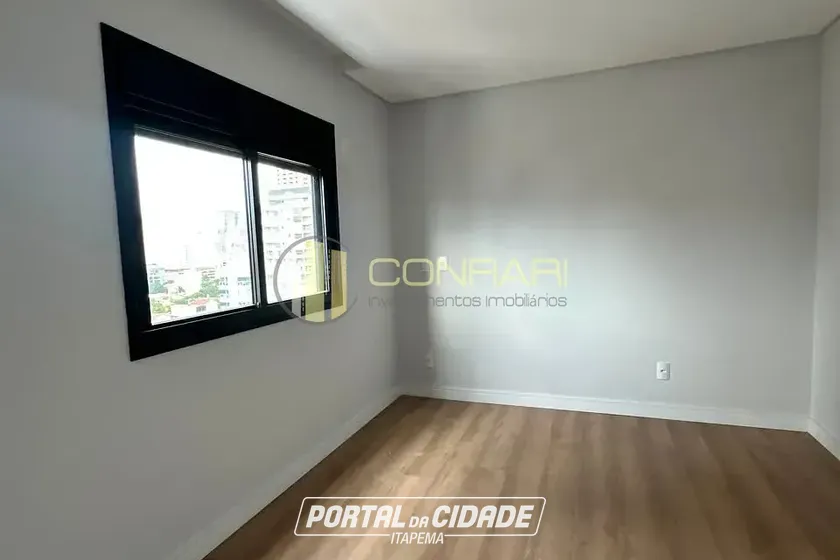 Apartamento para alugar - 118m&sup2; - meia praia