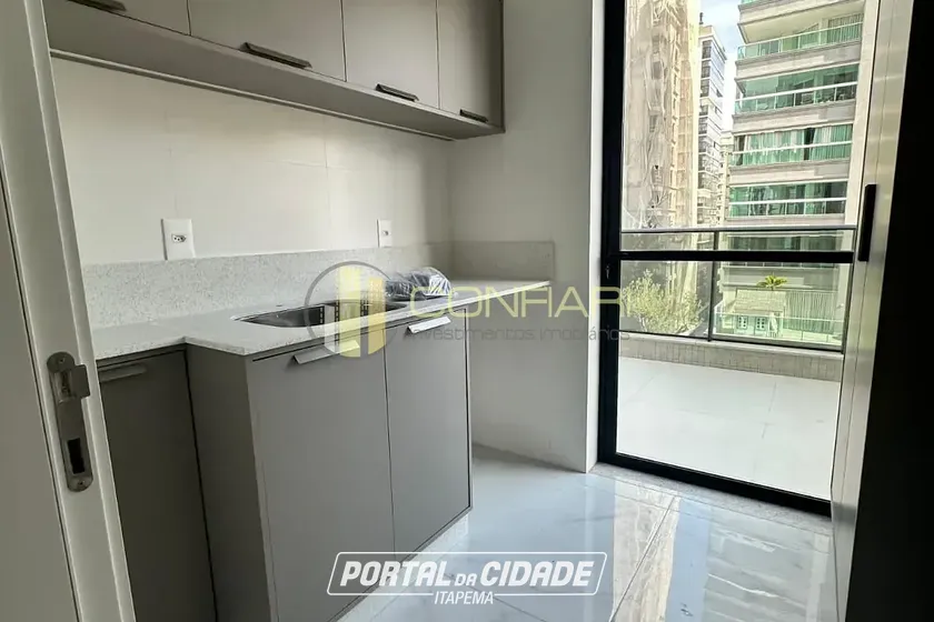 Apartamento &agrave; venda - 163m&sup2; - meia praia