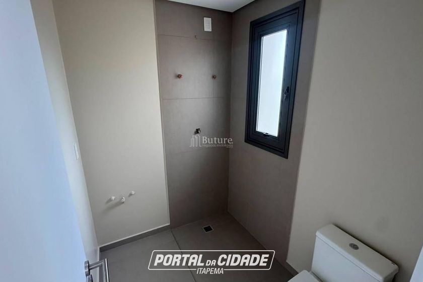 Apartamento &agrave; venda - 110m&sup2; - Meia Praia