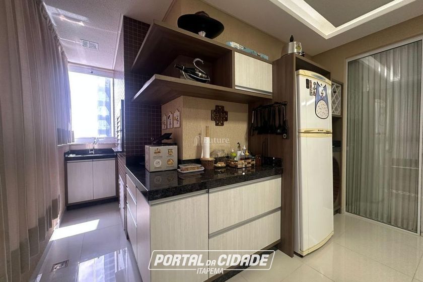 Apartamento &agrave; venda - 198m&sup2; - Meia Praia